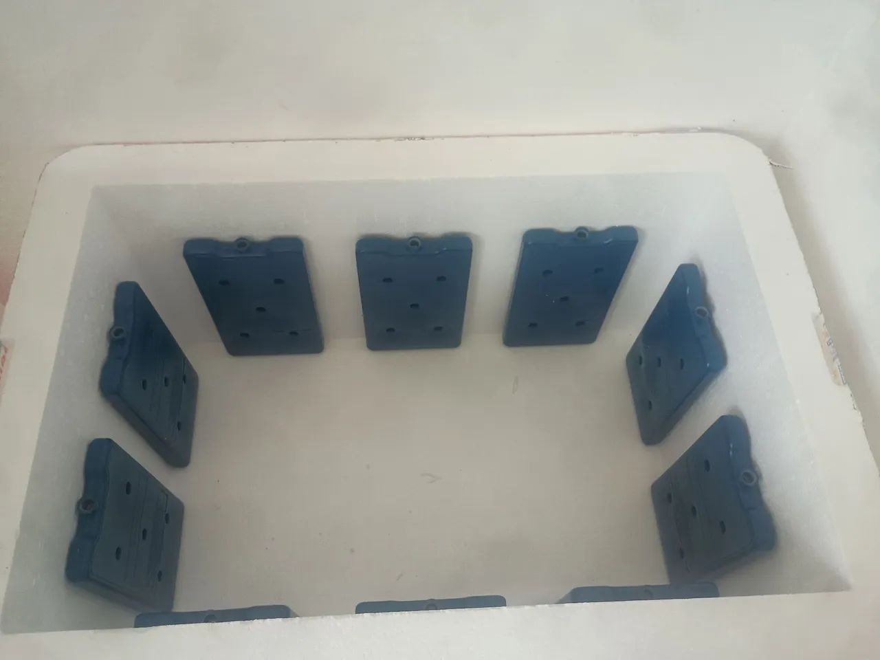 Vendo caixa de isopor 120 Lts - Foto 2
