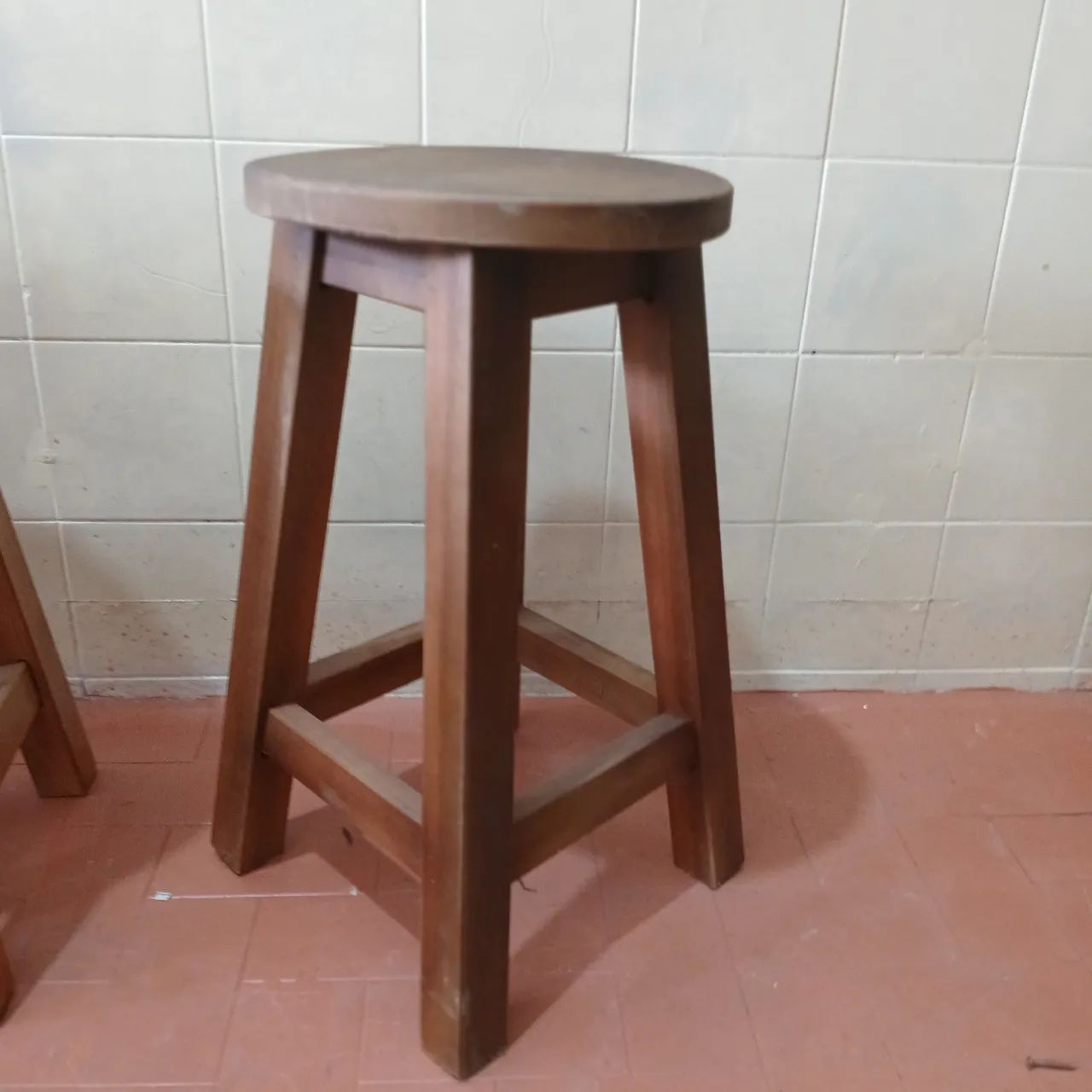 Banquetas de madeira maciça  - Foto 4