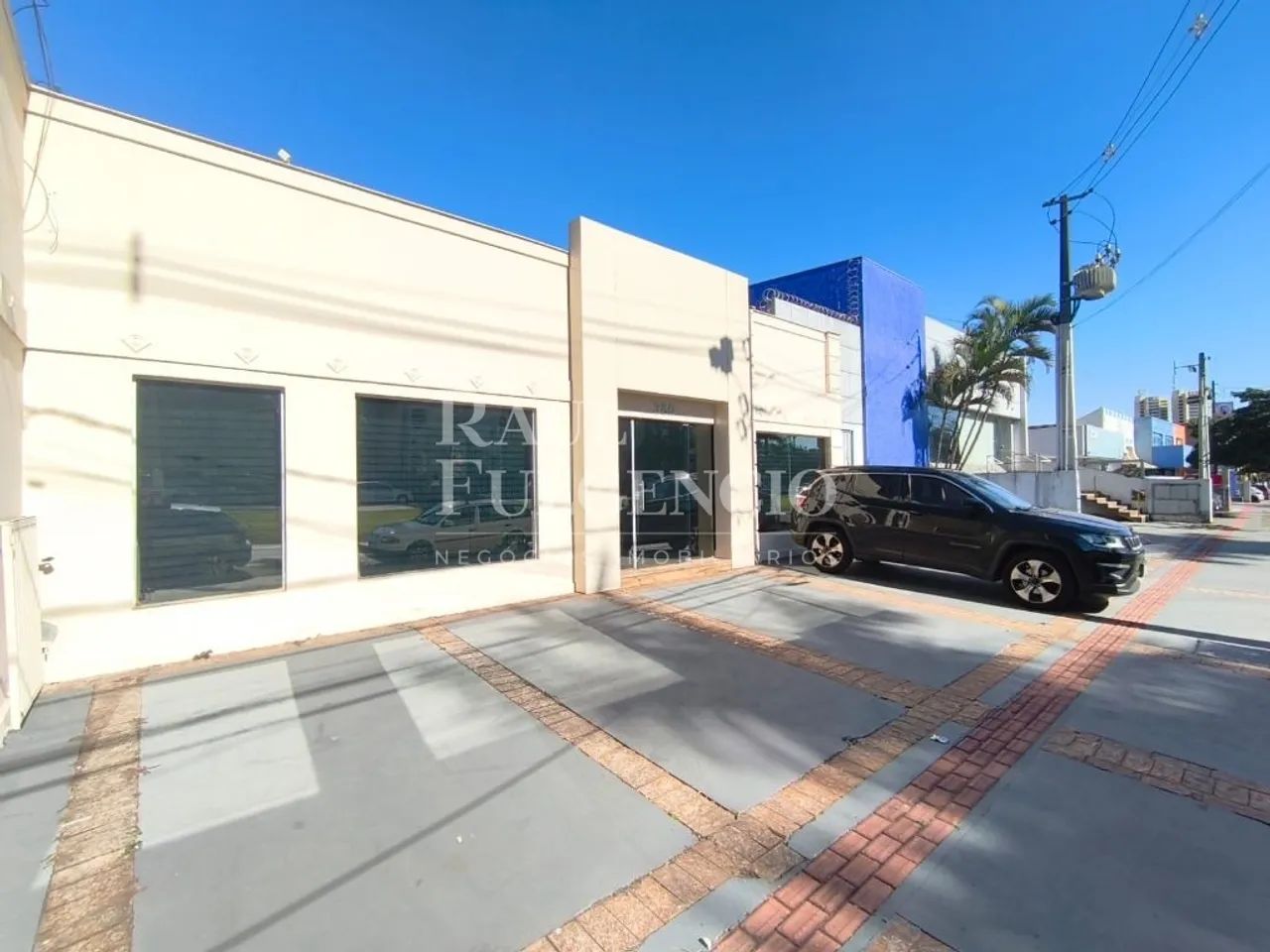 Casa comercial/loja para alugar na Avenida Juscelino Kubitscheck em Londrina