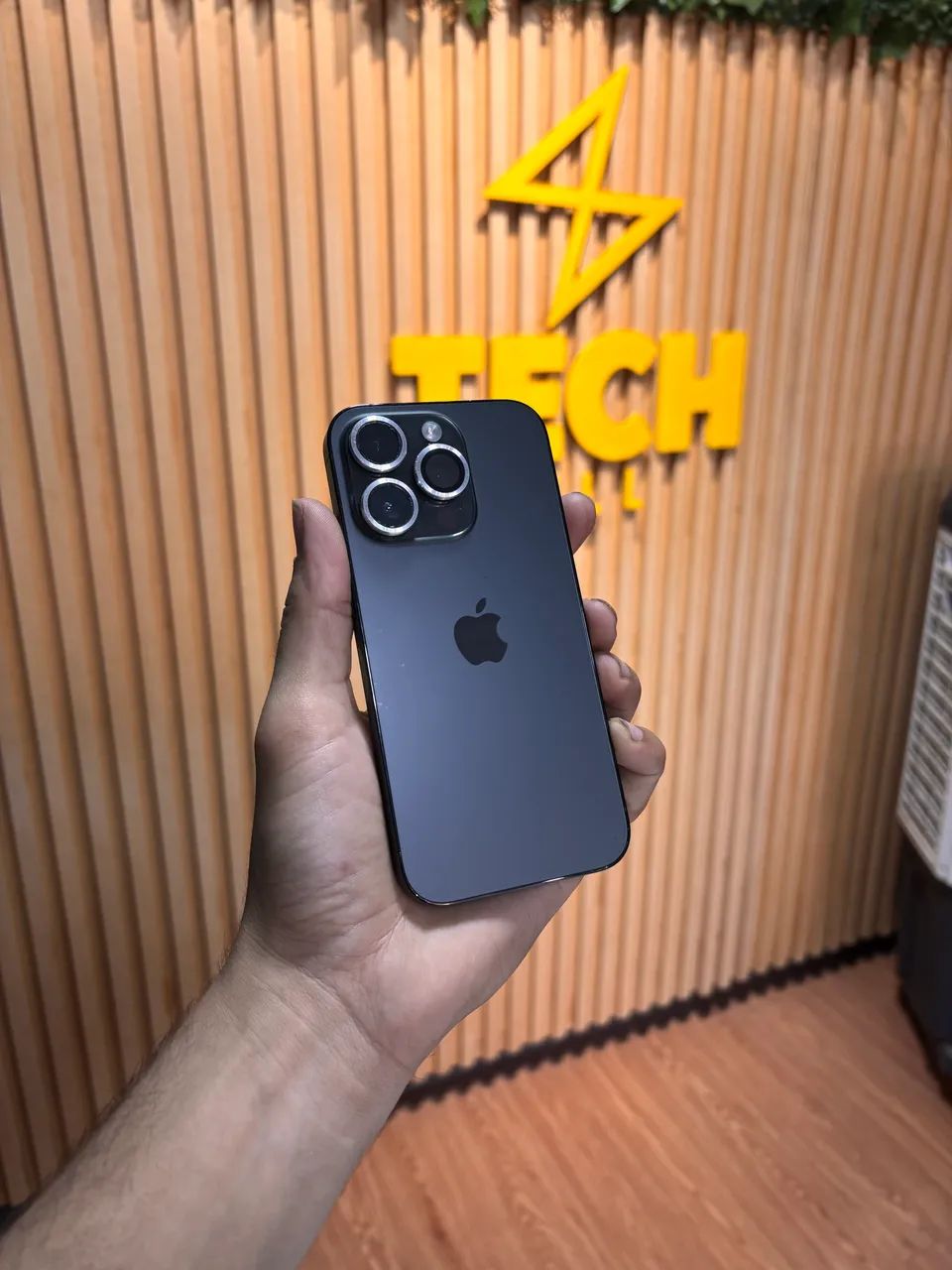 Iphone 14 pro 128gb preto (3 meses de garantia)
