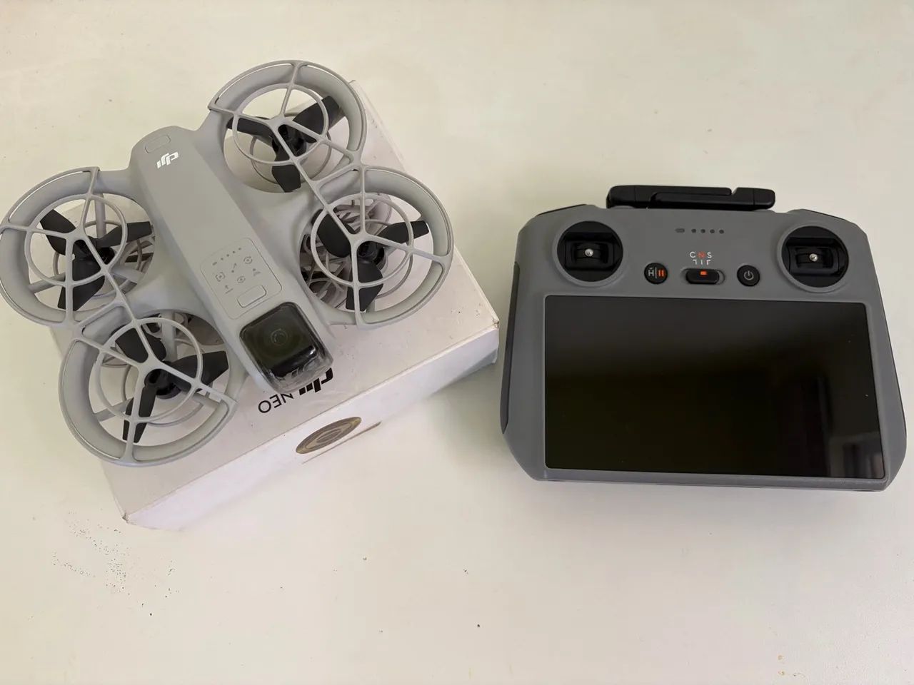 Drone DJI NEO com controle - Foto 5