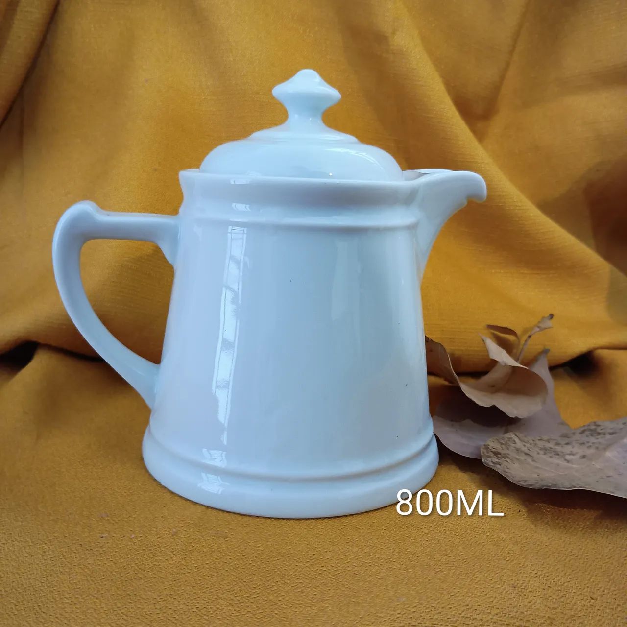 JARAA DE PORCELANA BRANCA 800ML 