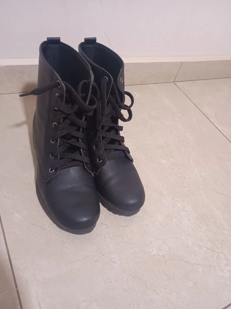 Vende-se bota