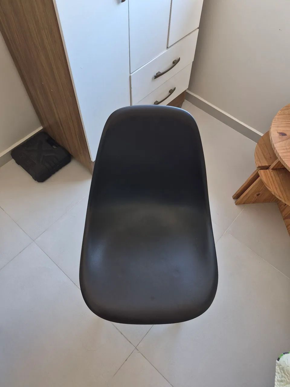 2x Cadeiras Charles Eames Eiffel - 85 reais cada - Foto 2