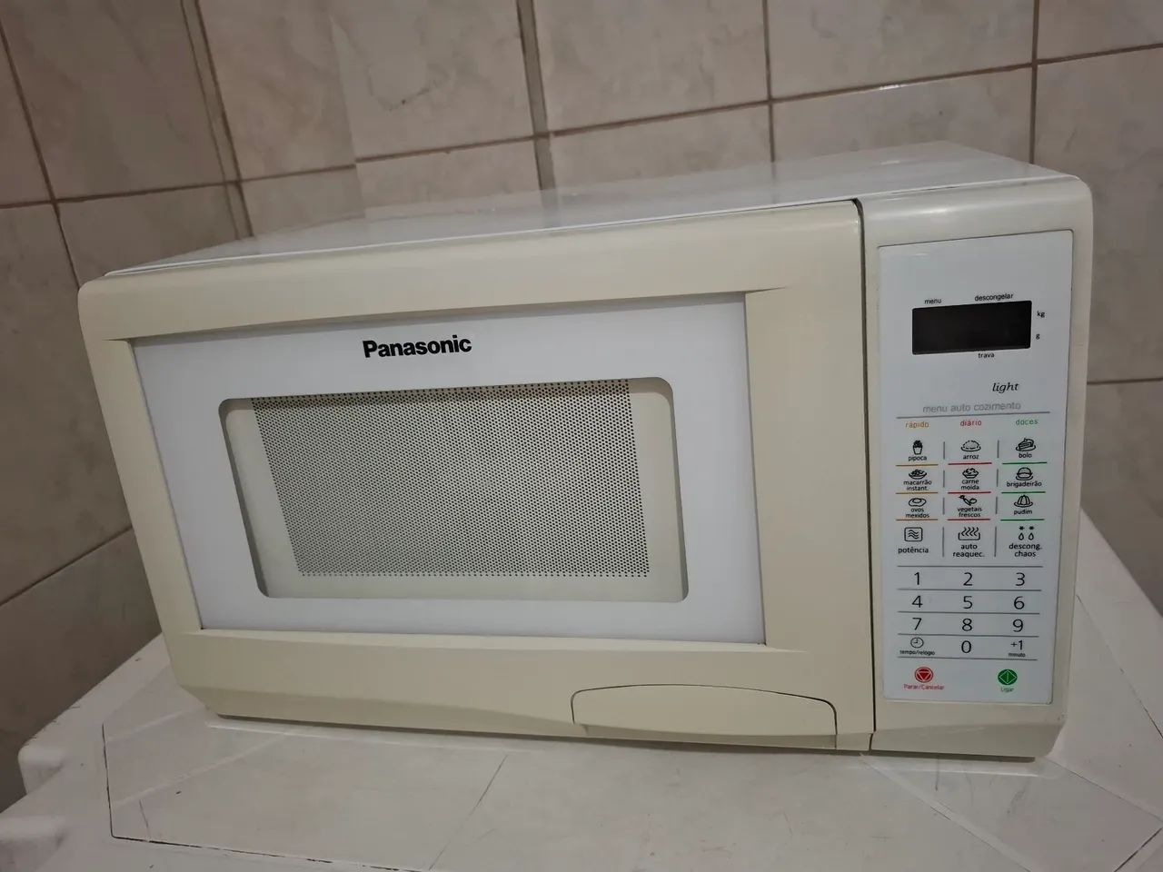 Micro-ondas Panasonic 23 litros impecável 