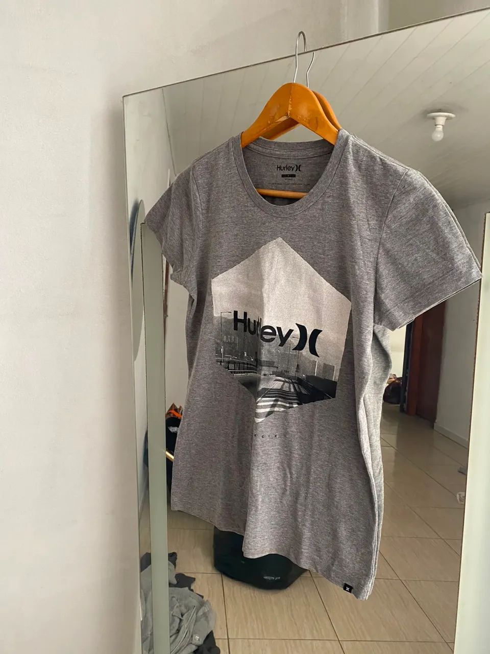 Camisetas diversas marcas 30,00 cada - Foto 5
