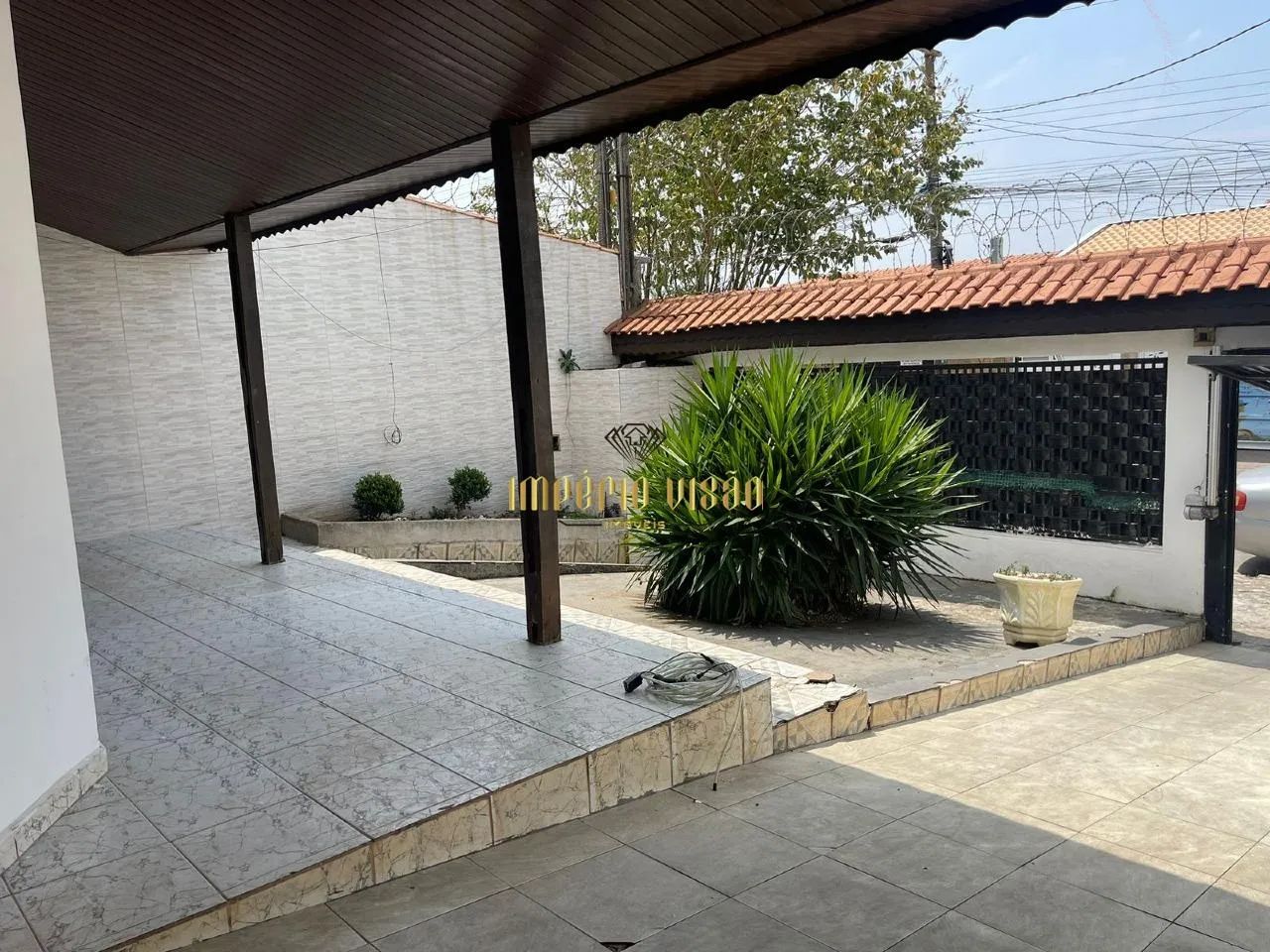 Casa térrea com 4 suítes e guarda roupas, piscina em Poá SP - Foto 2