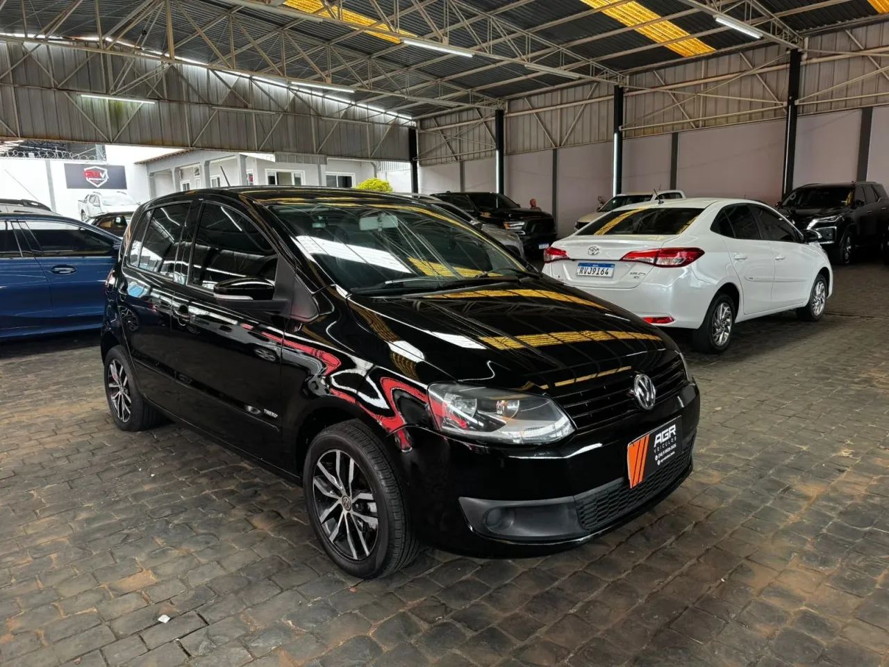 Volkswagen Fox 1.0 MI Total Flex 8V 5P 2011 - Foto 3