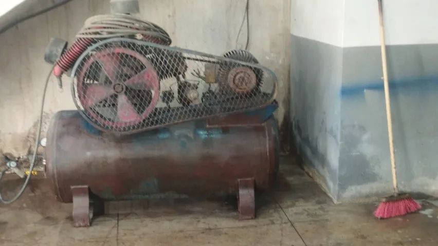 Compressor 350L em perfeito estado  - Foto 3