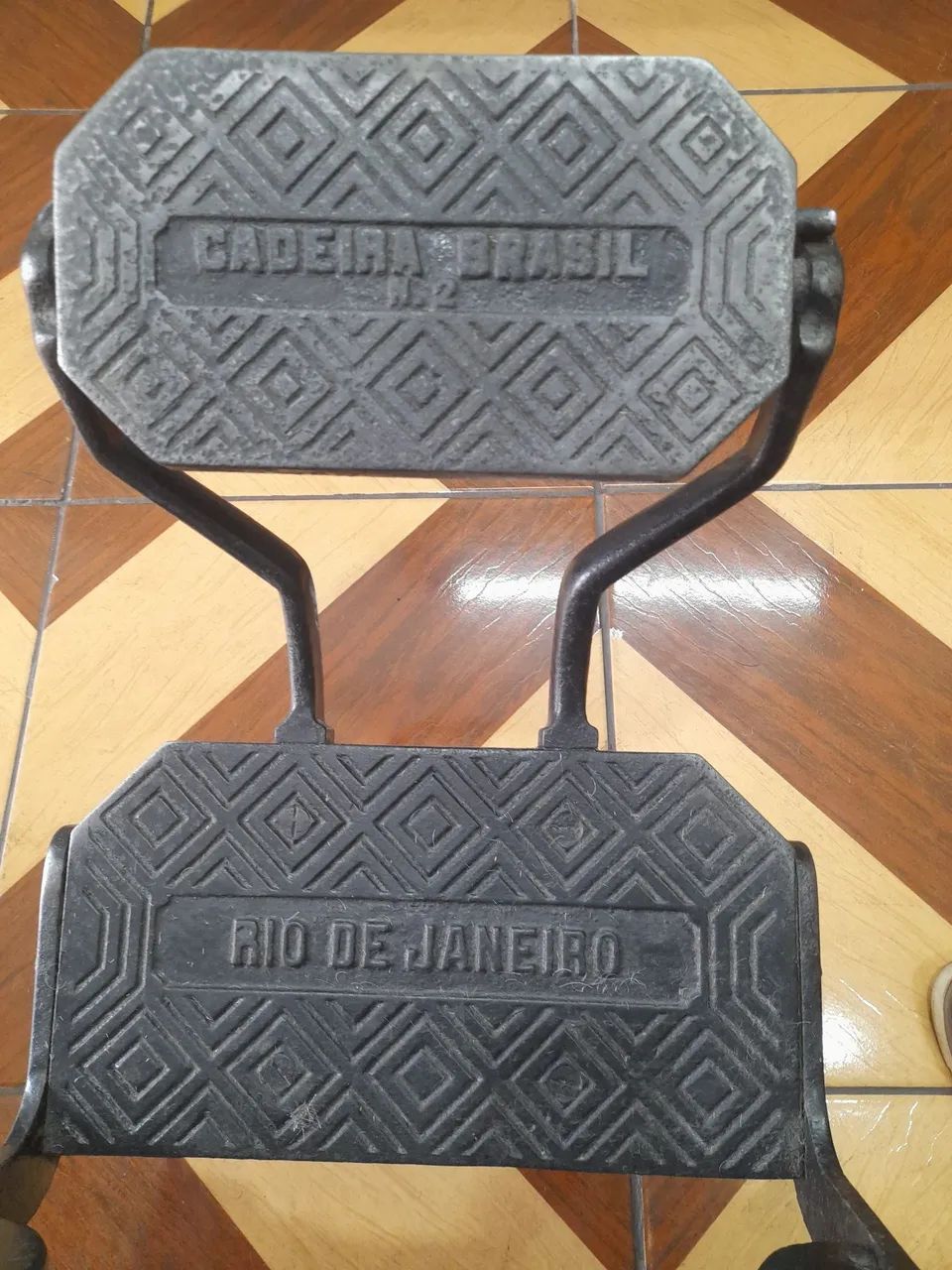 CADEIRA DE BARBEIRO-MARCA BRASIL NUM 2  - Foto 5