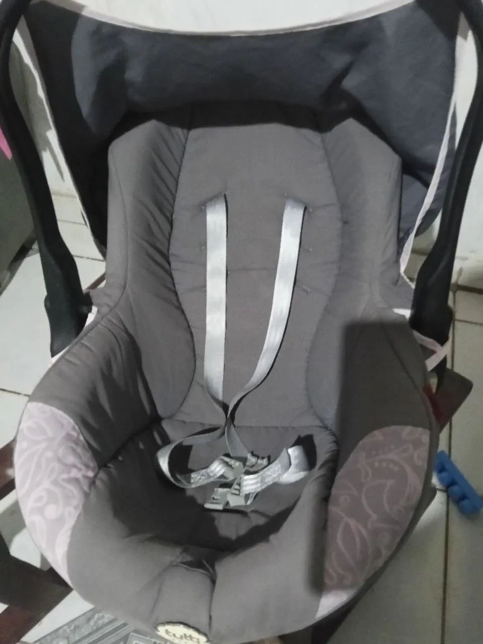 Vendo bebê conforto de menina