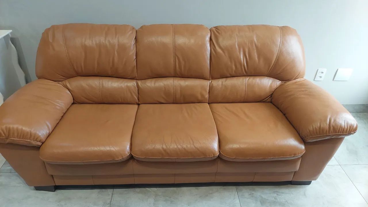 Conjunto de Sofás em Couro Legítimo - 3 e 2 Lugares - Foto 2