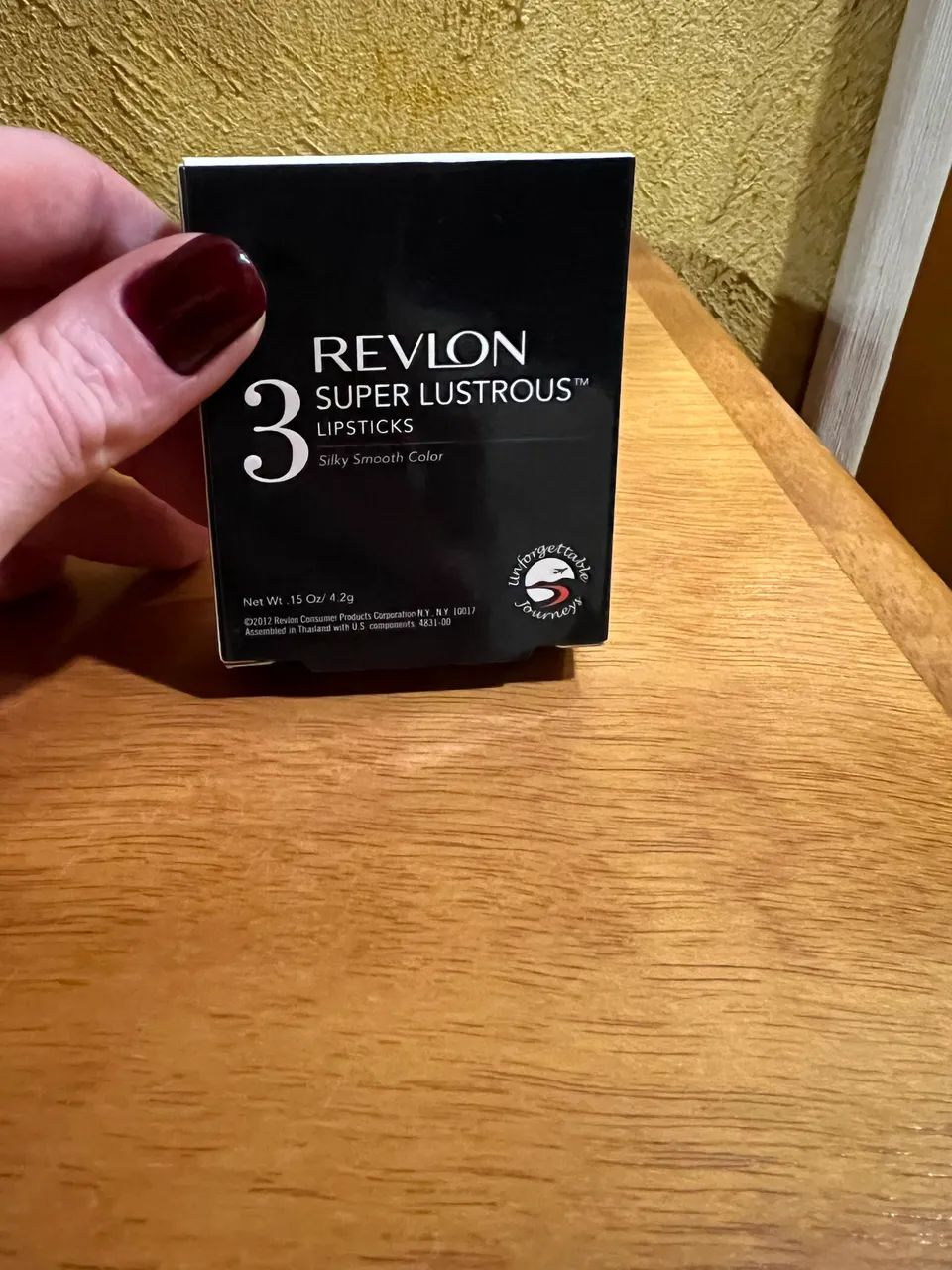 Kit com 3 batons Revlon super lustrous - Foto 4
