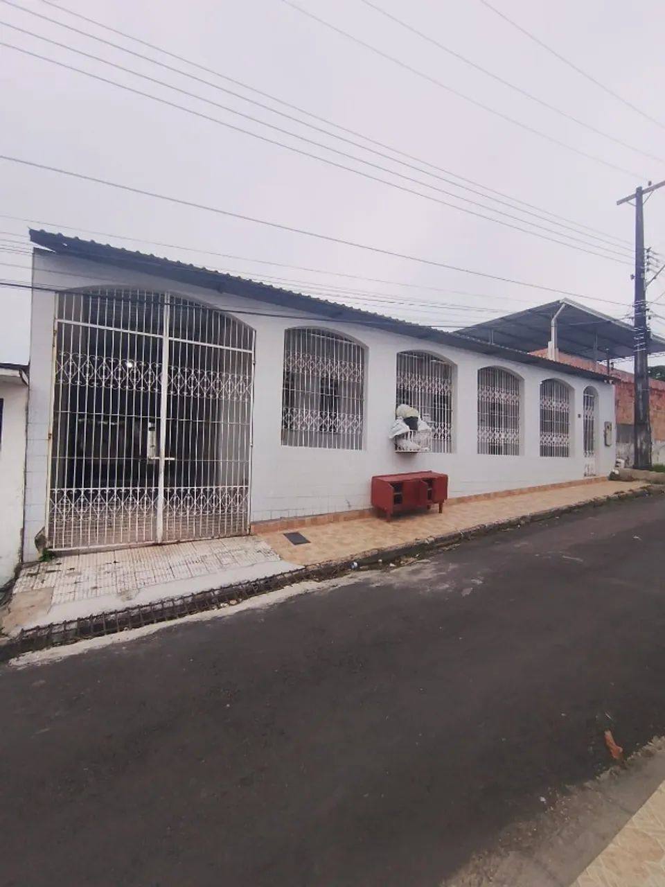 ALUGUEL - CASA ESPAÇOSA NO JAPIIM - 4 QUARTOS | EXCELENTE LOCALIZAÇÃO!