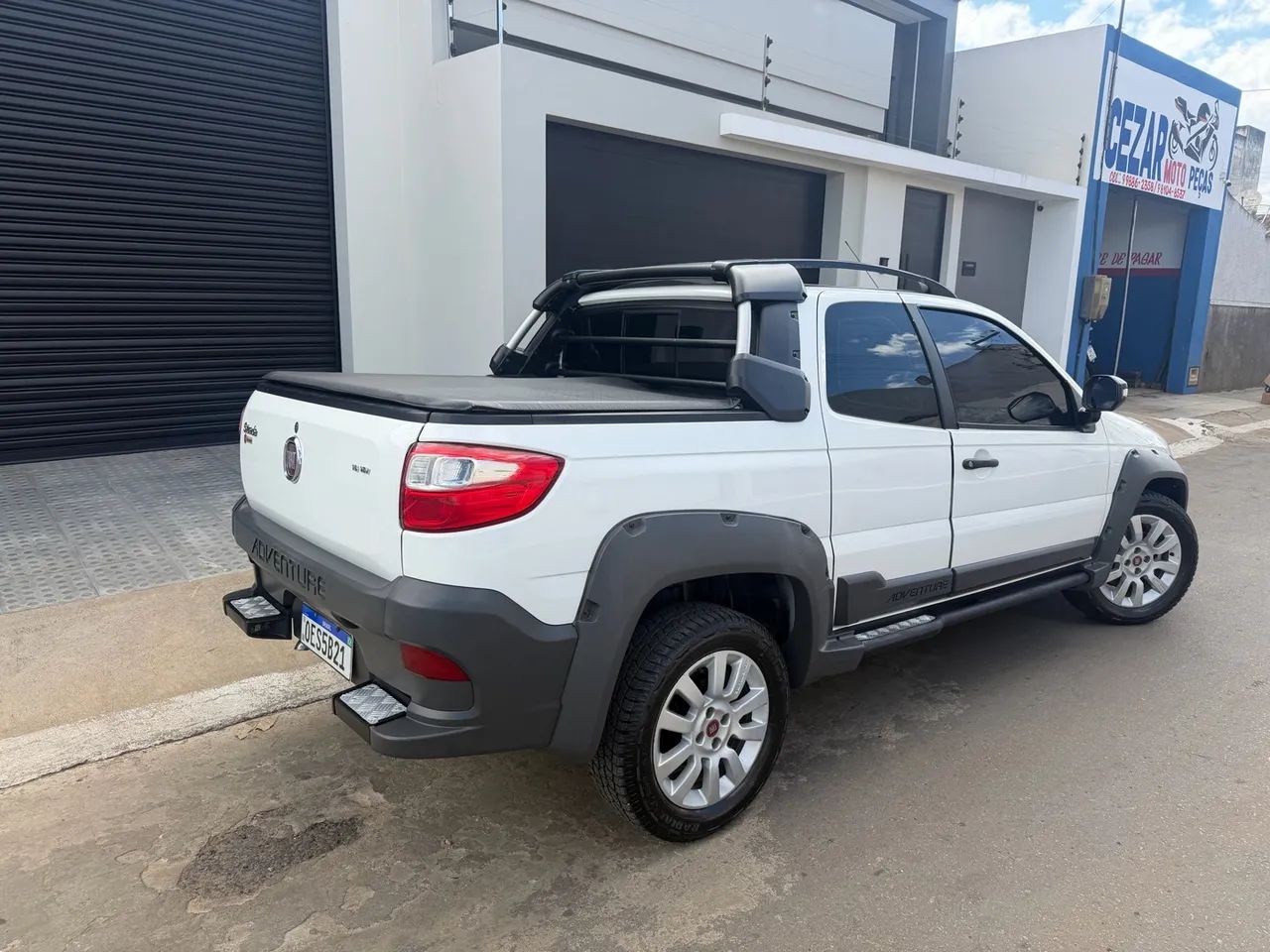 Fiat Strada Adventure1.8/ 1.8 Locker Flex CD 2014 - Foto 3
