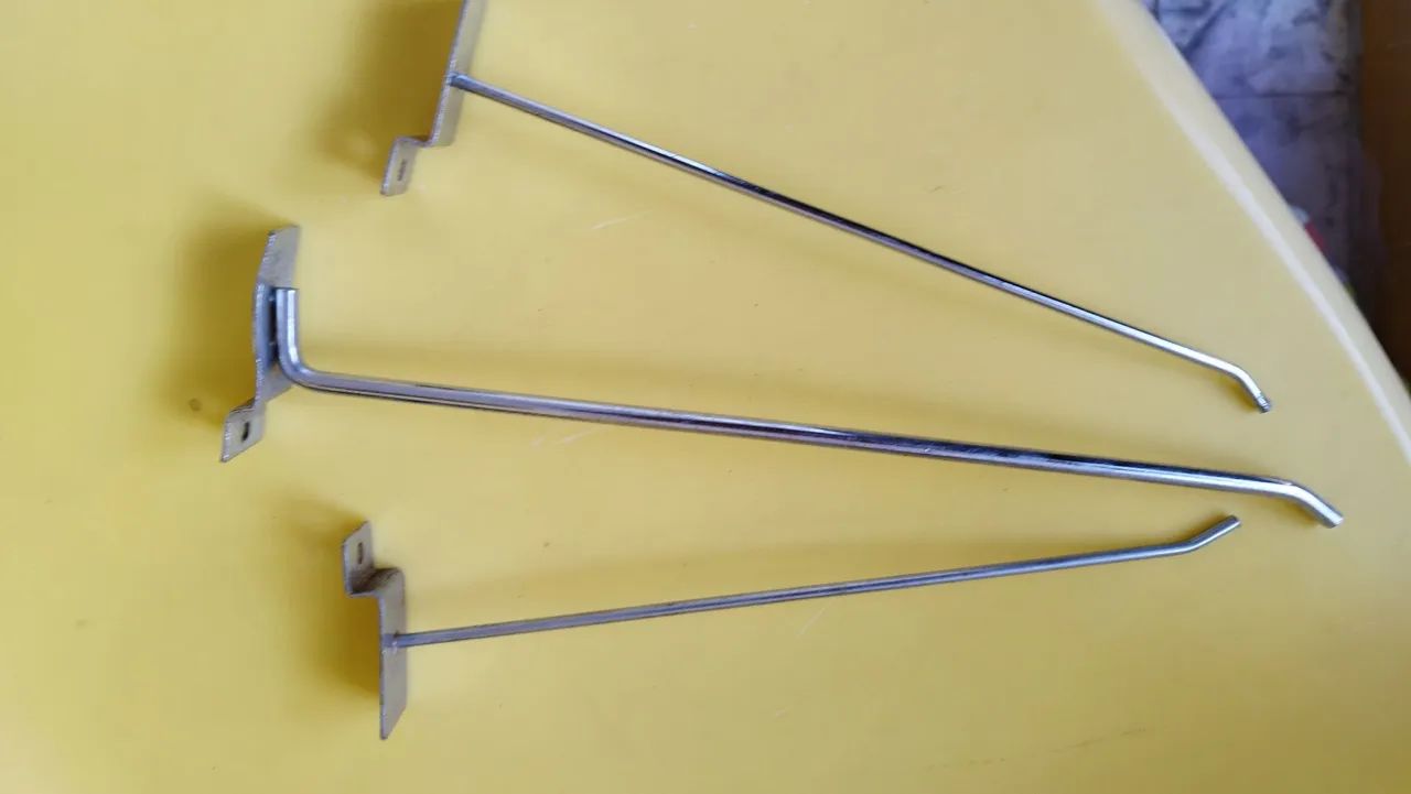 Ganchos para painel de slatwall