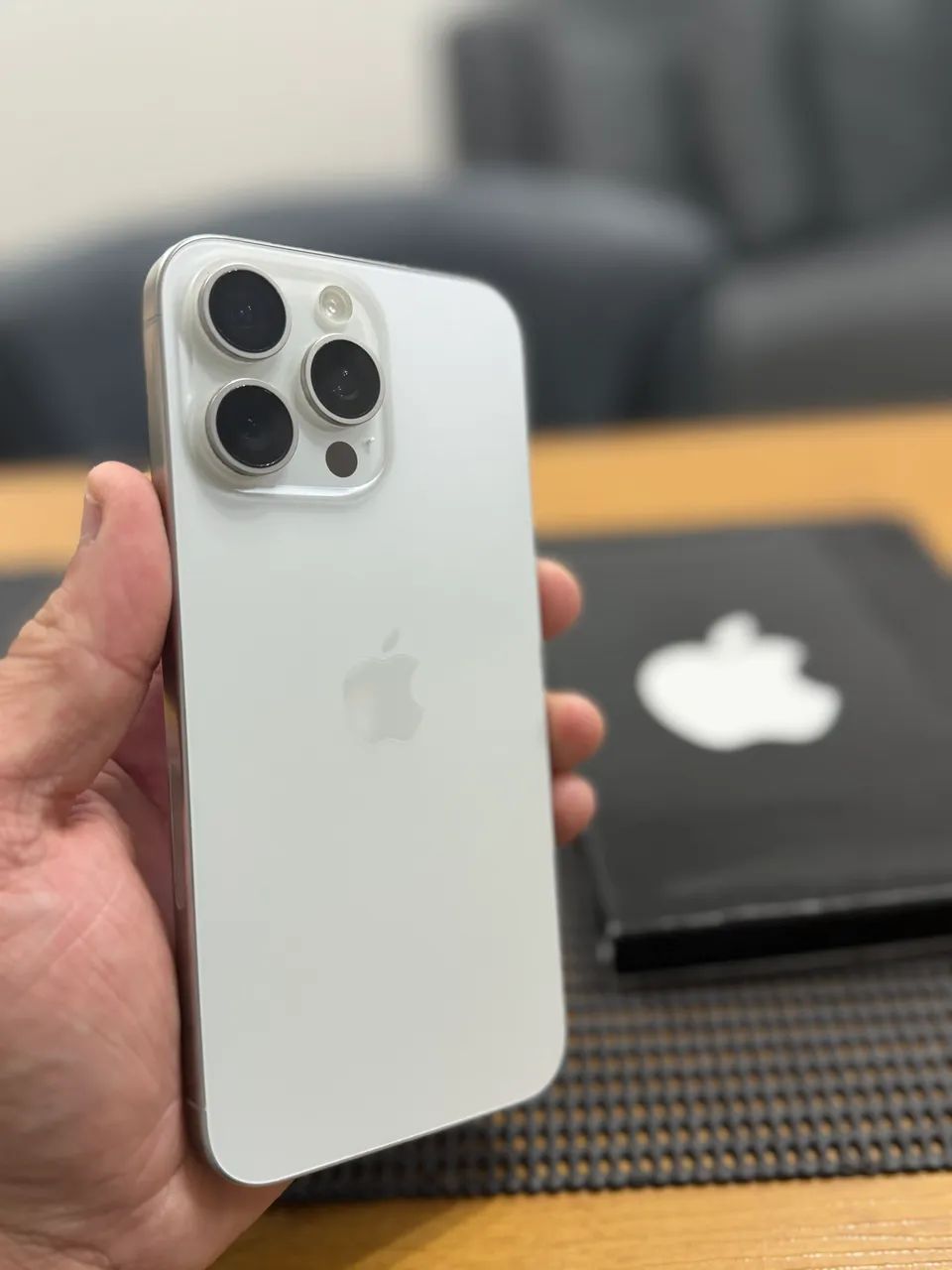 iPhone 15 Pro Max 256gb impecável - Celulares e Smartphones
