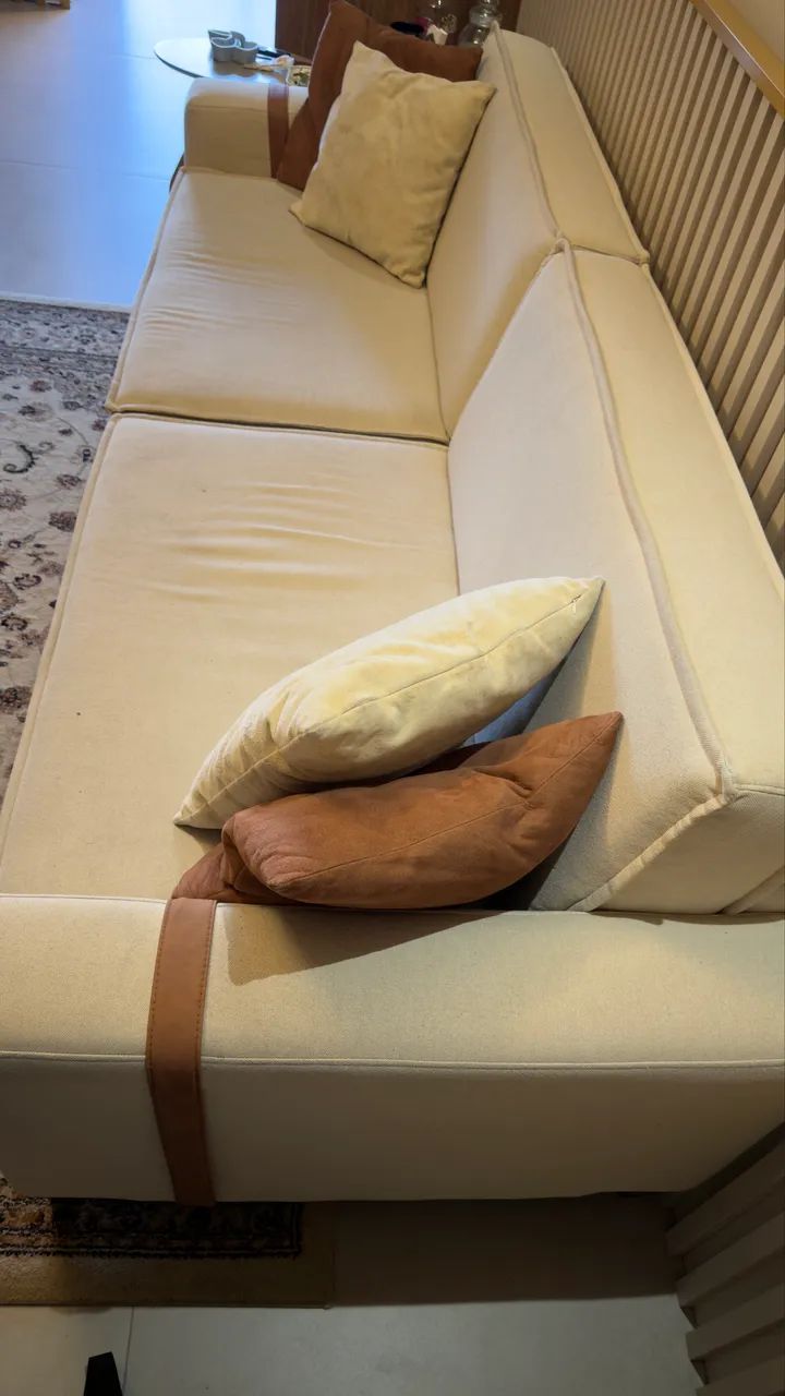 Sofá 3 Lugares Bege - Elegante e Confortável - Foto 4
