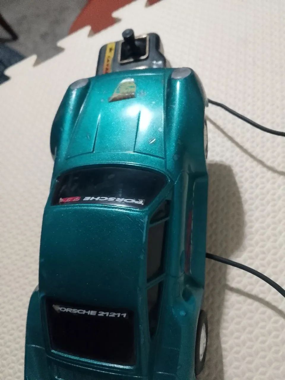 Carrinho antigo contro com fio