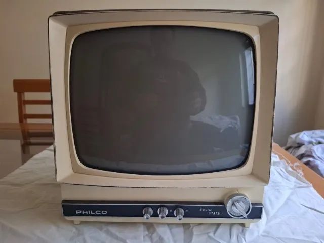 TV Philco antiga modelo 370 B-253 P&B