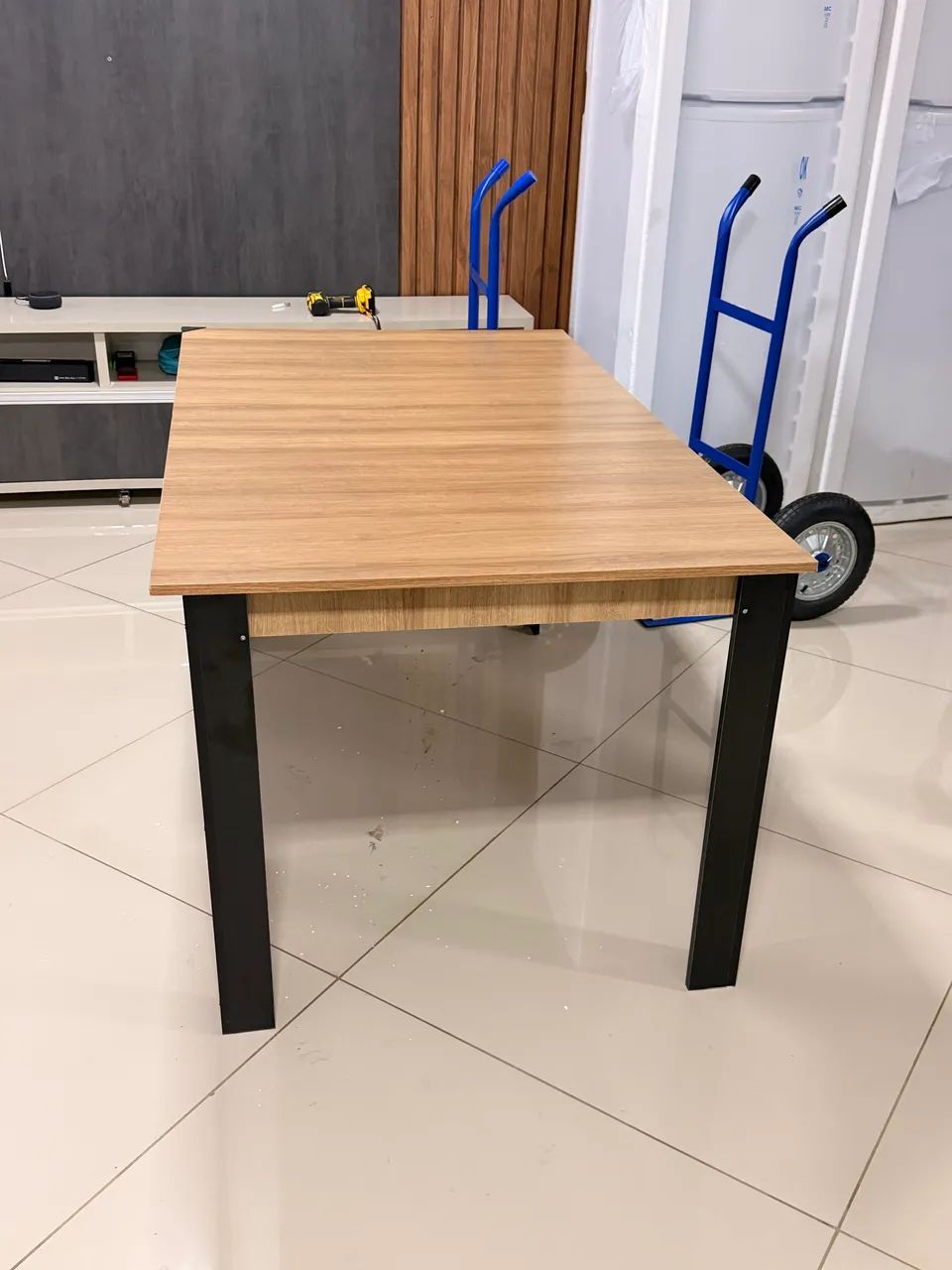 Mesa de madeira (somente a mesa )