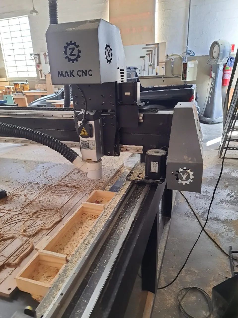 ROUTER CNC INDUSTRIAL - SEMI NOVA - MAKCNC - AREAL UTIL 2500 X 1800mm - Foto 2