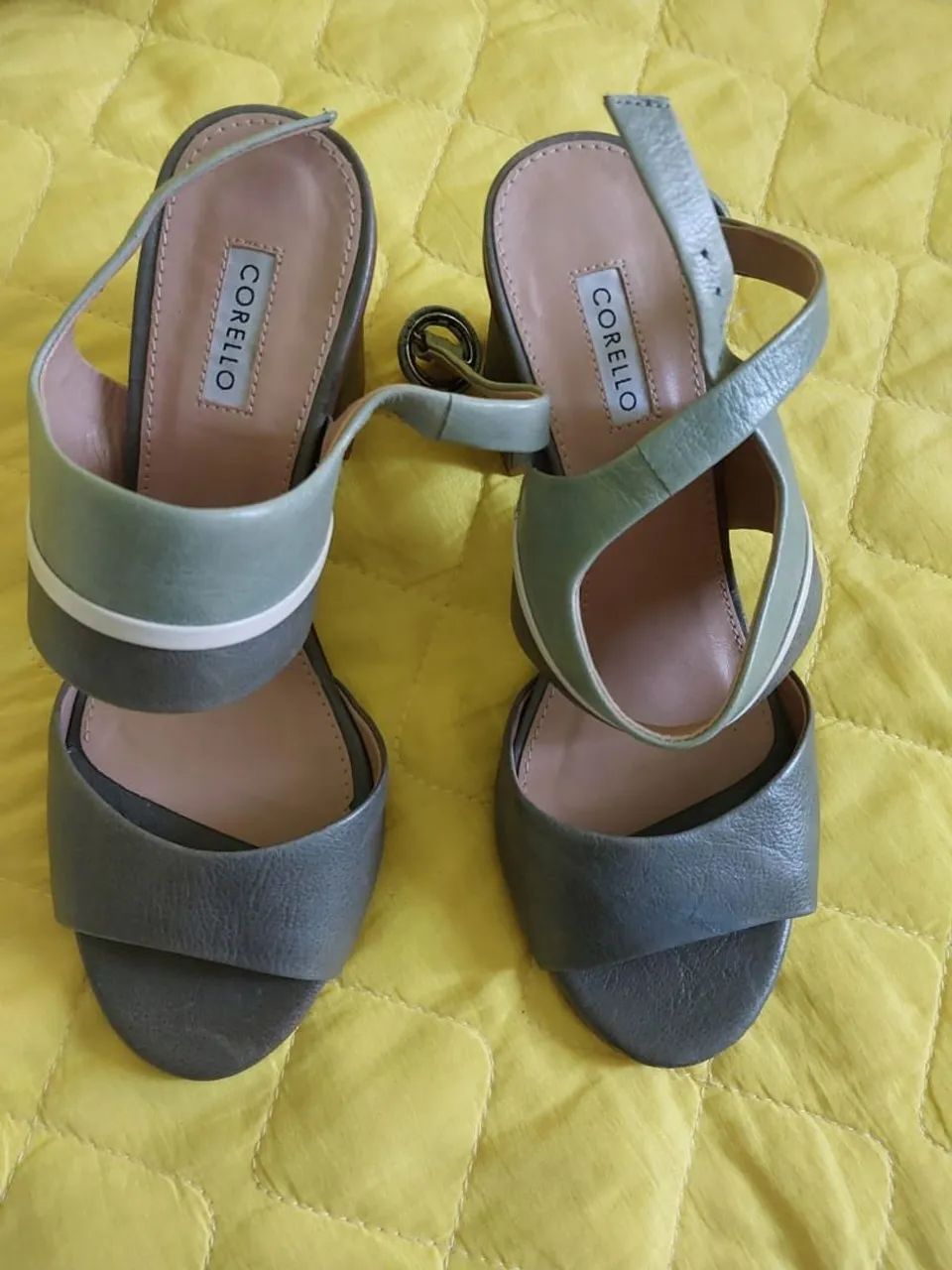 Sandalia Linda!      Marca Corello     número 35 - Foto 2