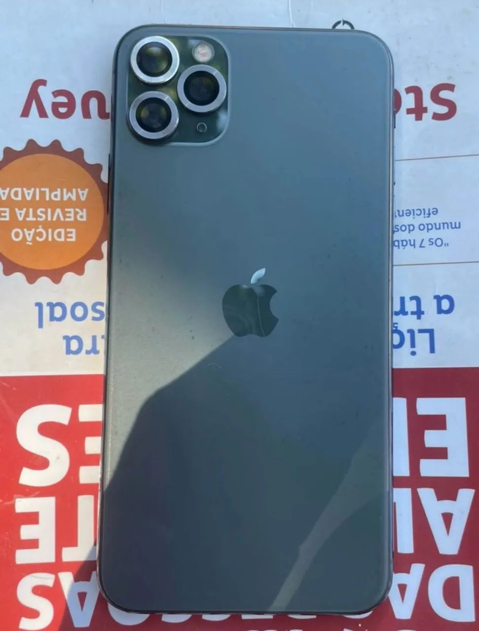 iPhone 11 Pro Max com 4 capinhas  - Foto 4