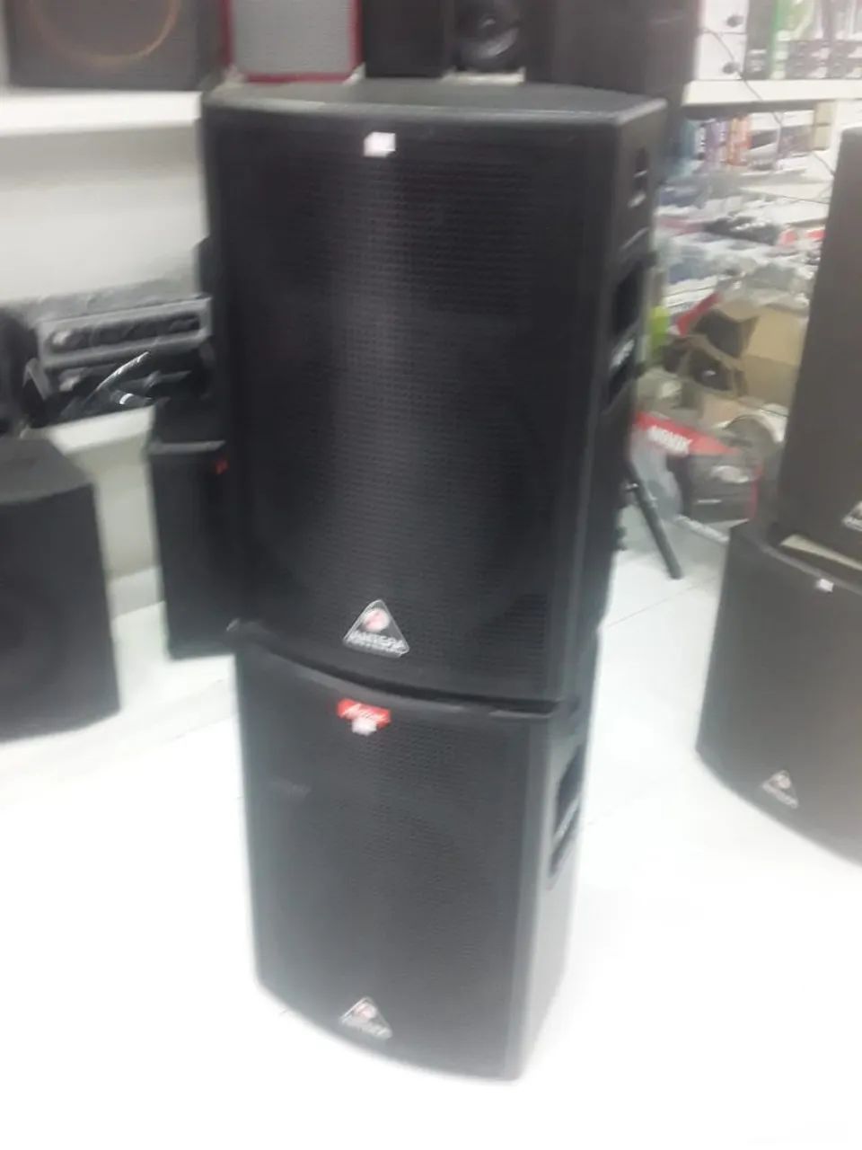 Duas caixas de som ANTERA 350 rms 