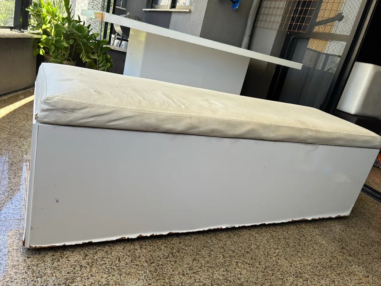 Mesa retangular com banco alemão + sofá suede 3 lugares  - Foto 5