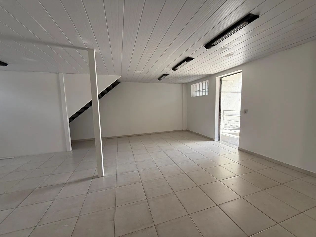 CASA COMERCIAL em VITÓRIA - ES, GOIABEIRAS - Foto 2