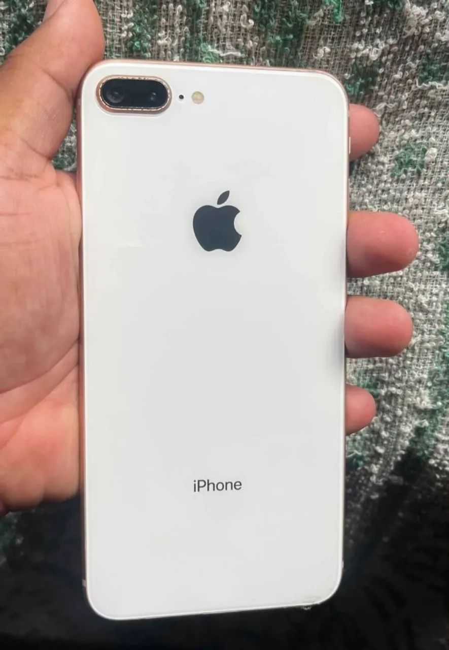 Apple iPhone 8 Plus ホワイト　64gb iPhone 8 Plus 64GB - Celulares e Smartphones - Centro, São Luís
