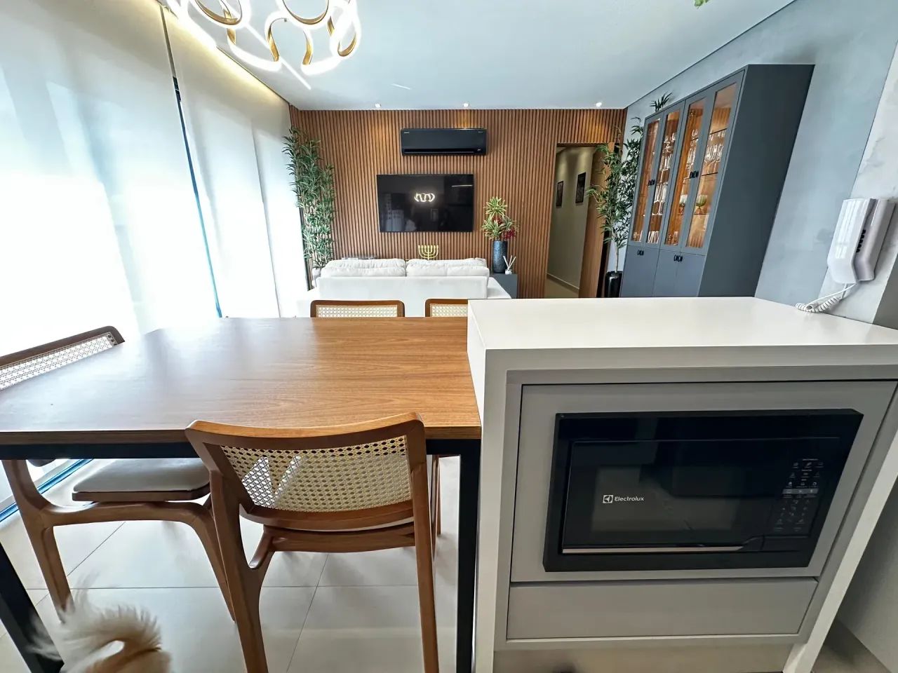 ELEV MARISTA MOBILIADO E DECORADO! 2 SUÍTES 73m² - Foto 3