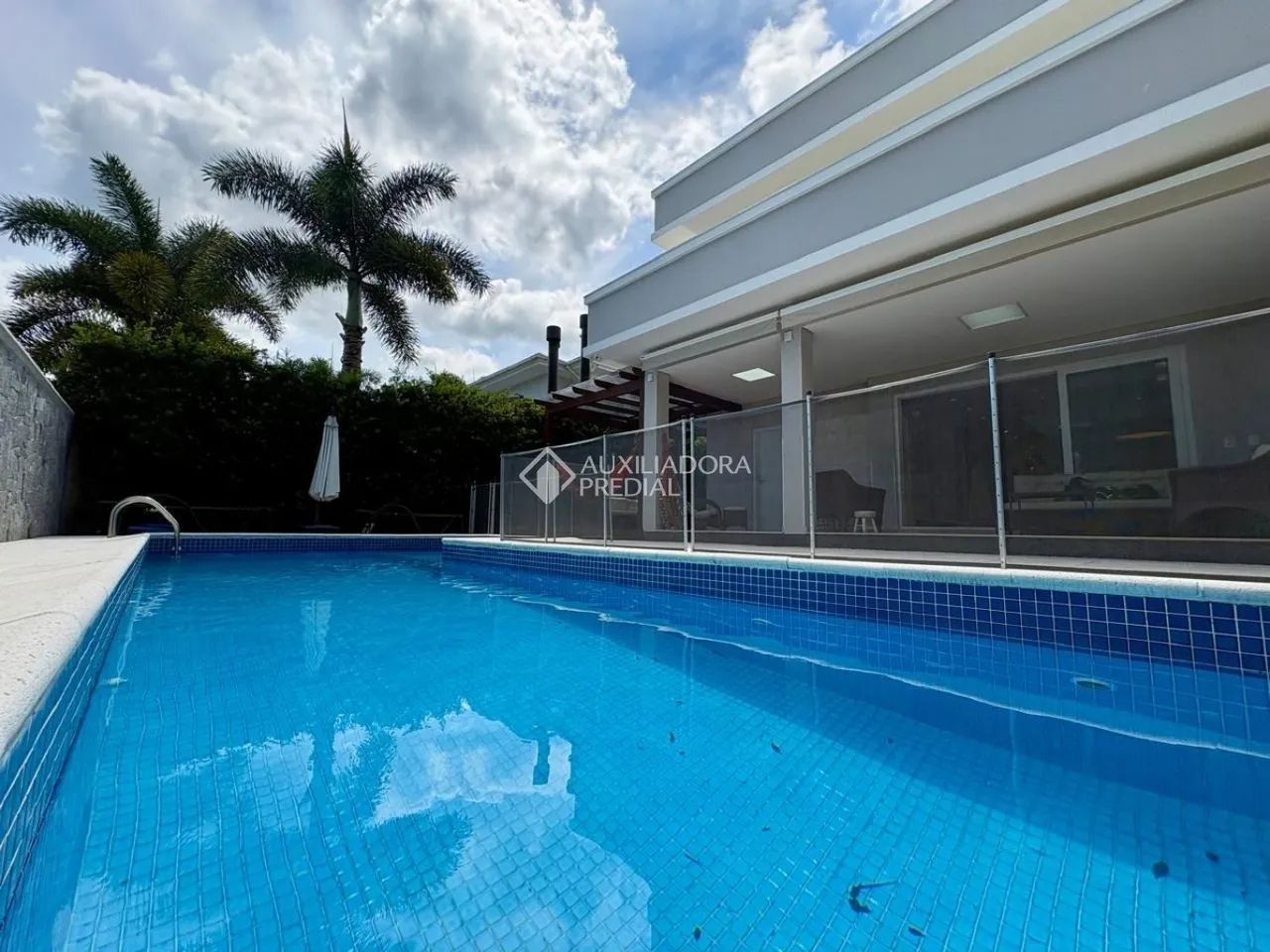 Casa com 4 dormitórios em condomínio fechado no Campeche - Foto 2