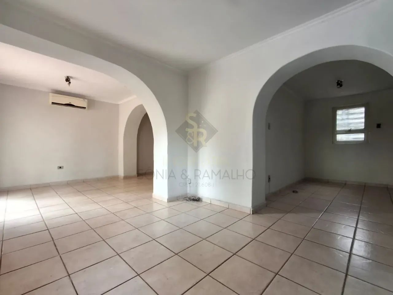 Imóvel Comercial à venda com Kitnets no Bairro Centro com 135,68 m² - Foto 2