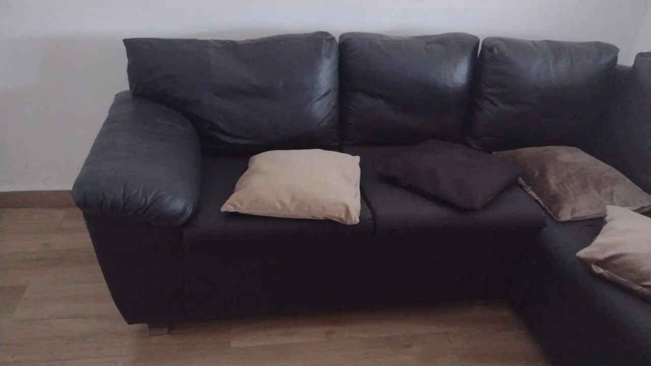 Sofá  de canto preto curvin - Foto 4