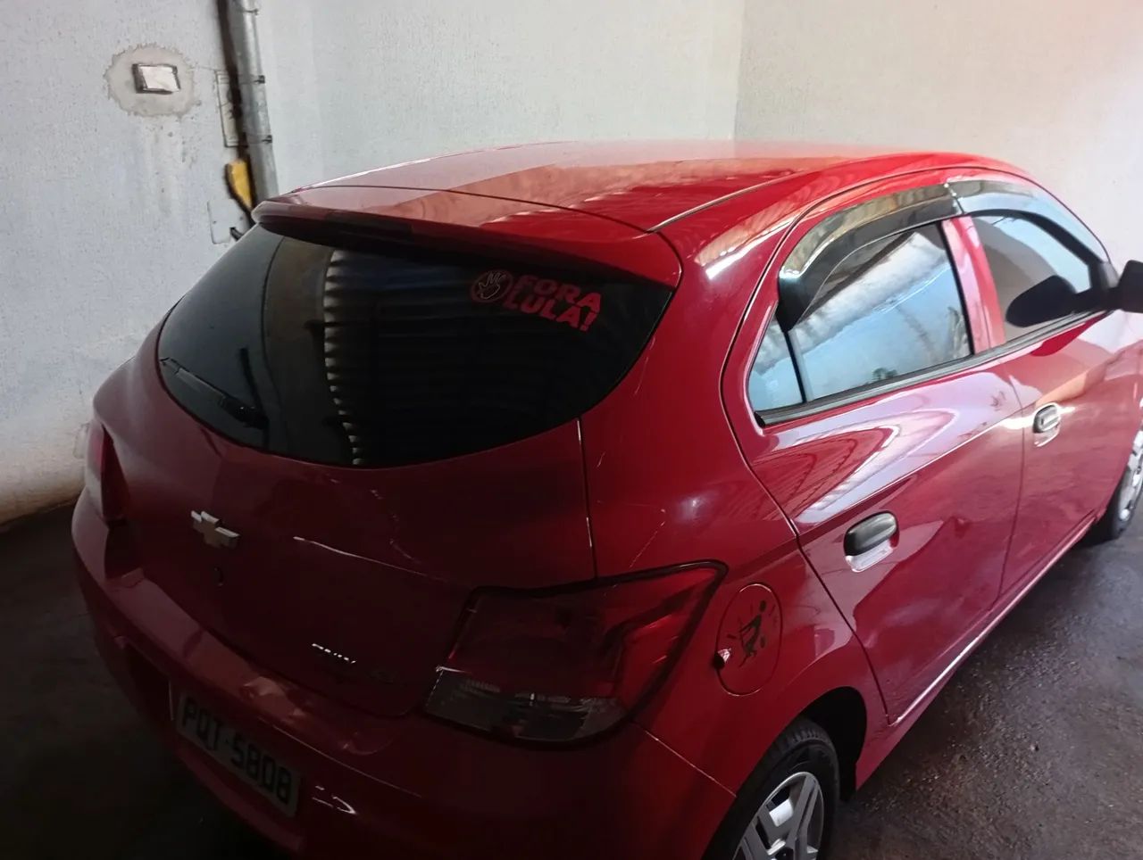 Chevrolet Onix ONIX HATCH Joy 1.0 8V Flex 5p Mec. 2017