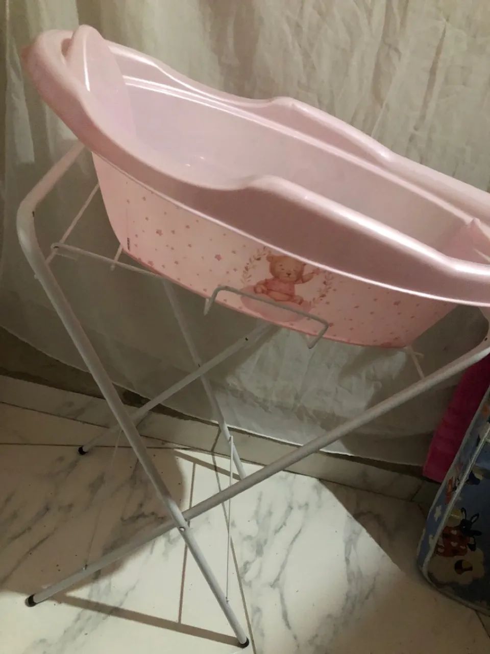 banheira com pé 