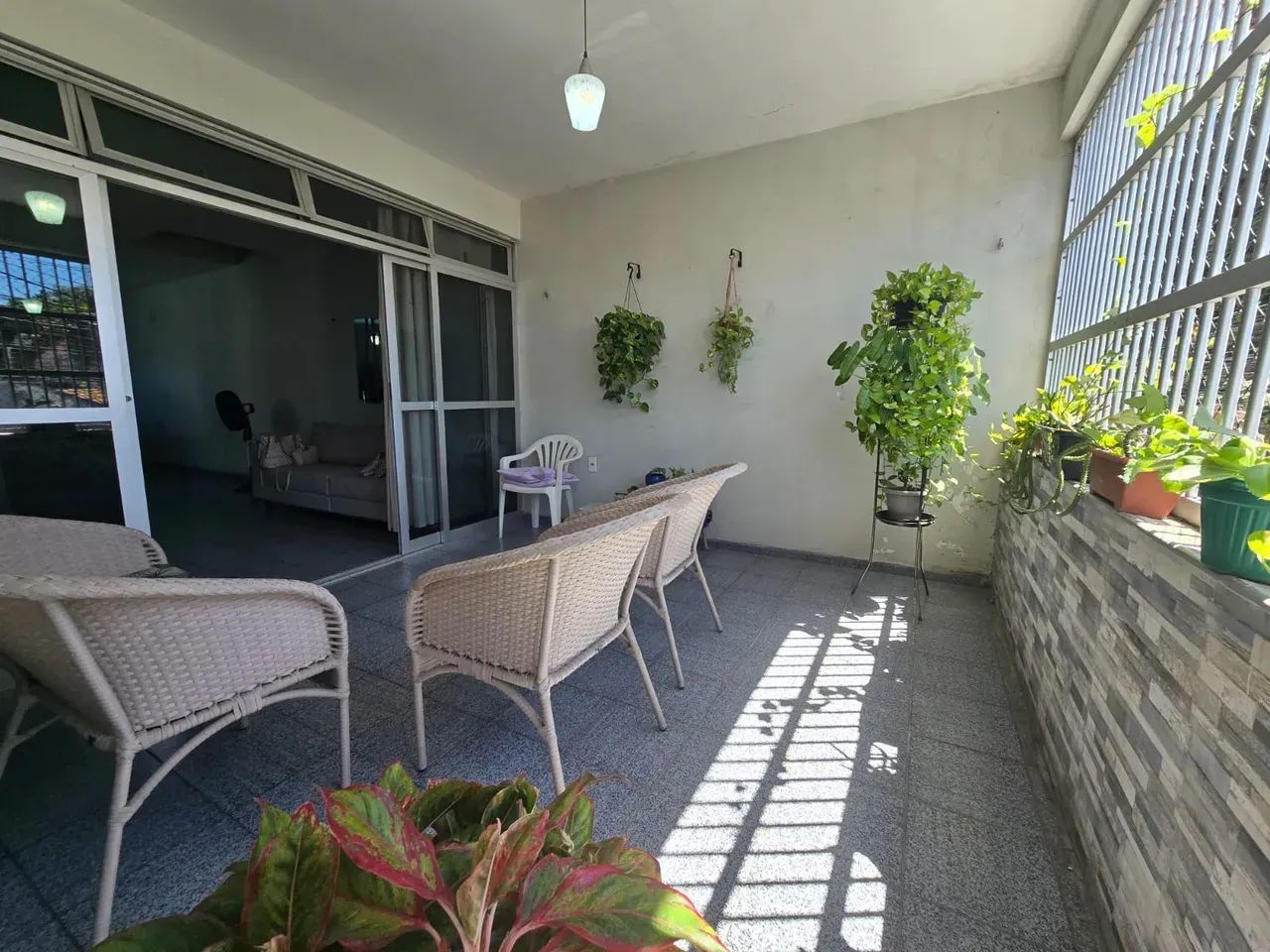 Excelente casa Duplex otima localização perfeito estado de conservação - Foto 4