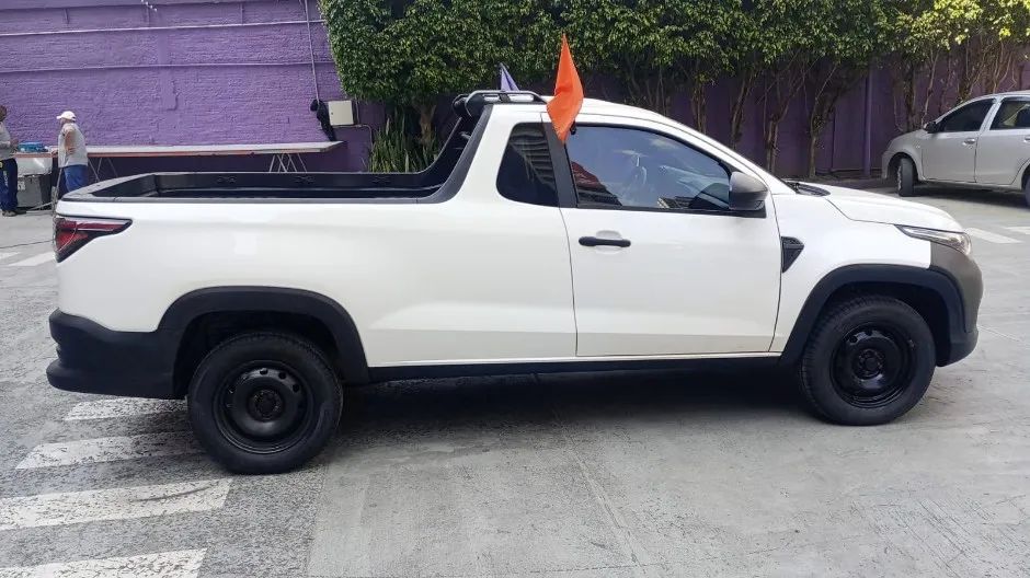 Fiat Strada Endurance 1.4 Flex 8V CS Plus 2022 - Foto 3