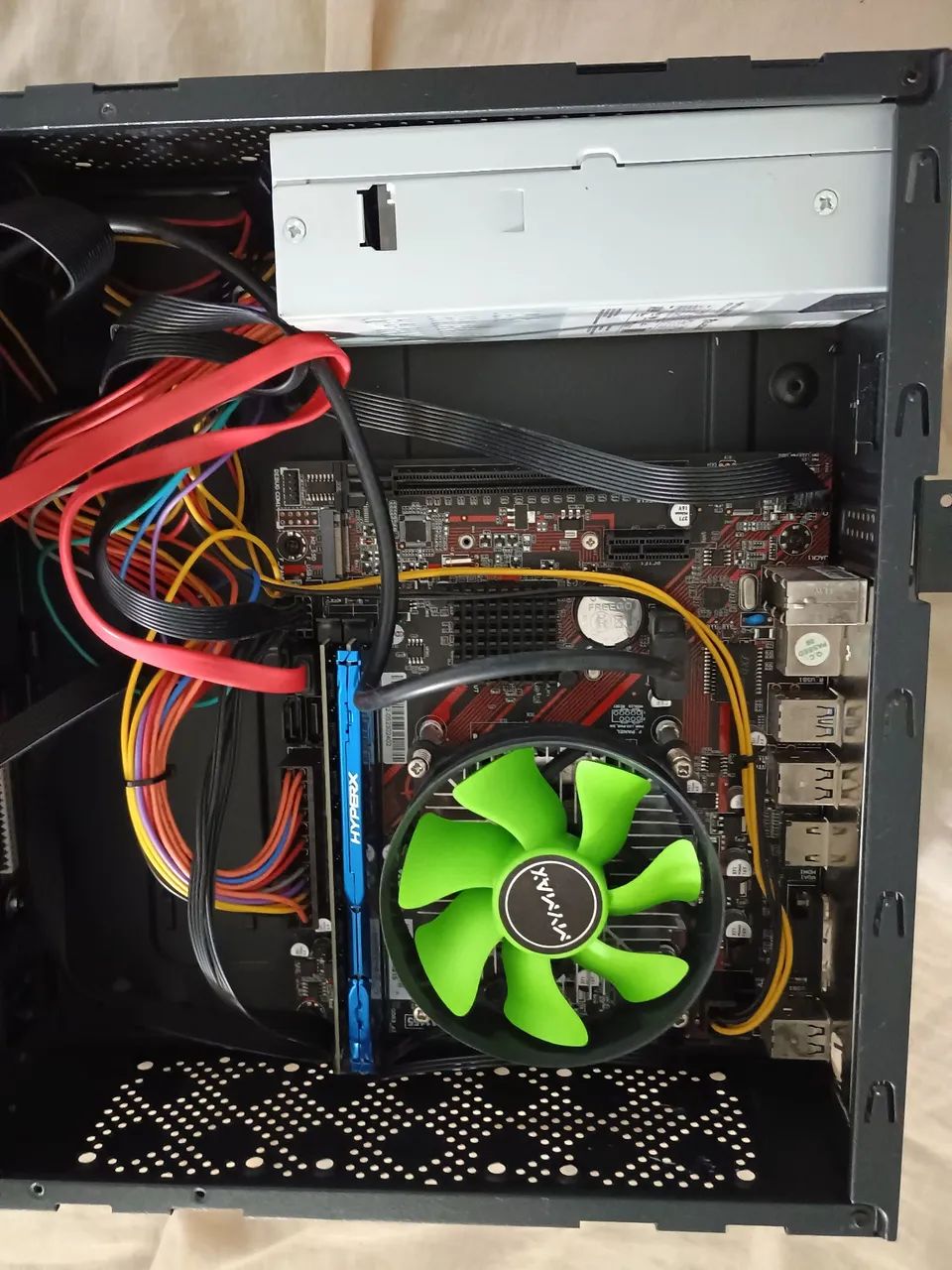 Gabinete PC mini funciona win11 - Foto 4
