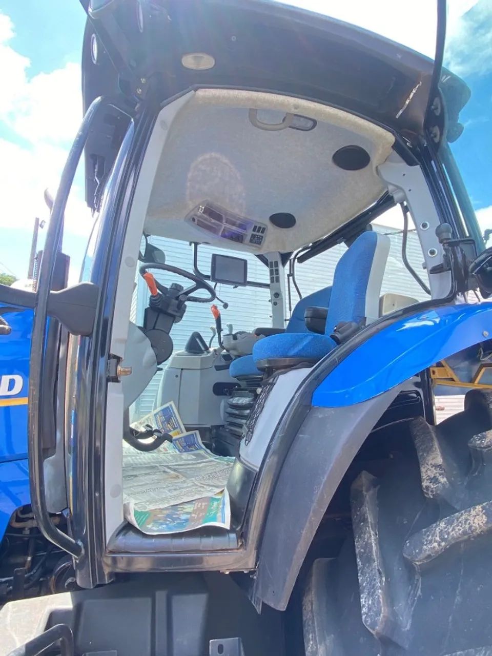  Vende-se Trator de Pneu New Holland T7 260 ano: 2021 - Foto 6