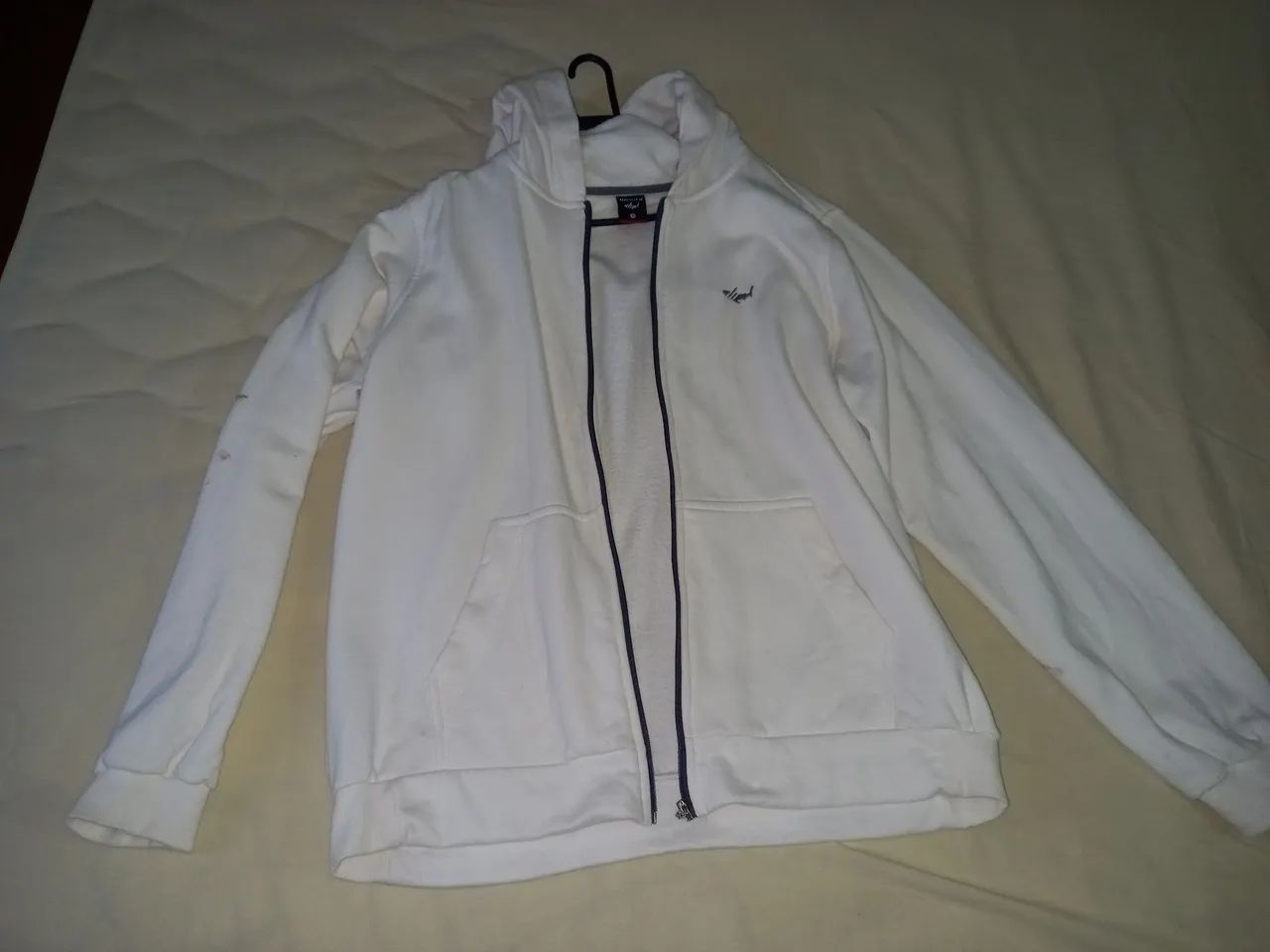 Blusa de Moletom com Capuz e ziper