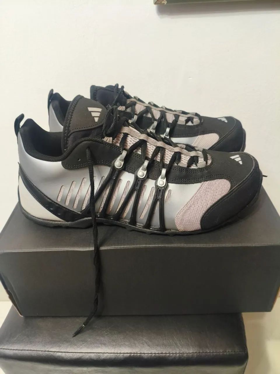 Adidas hellbender 43 preto e prata - Foto 3