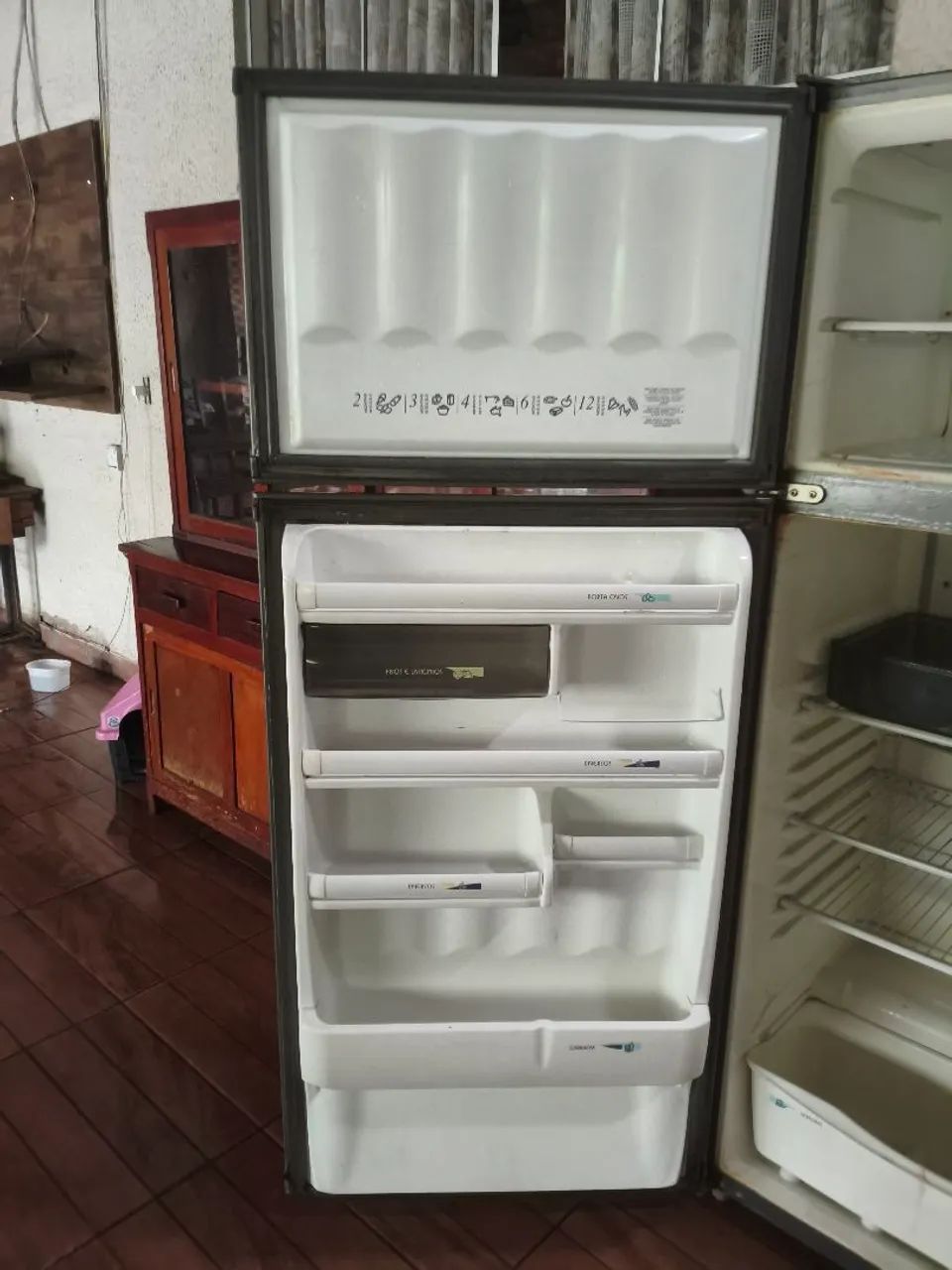 Vende se mesa de madeira  - Foto 4