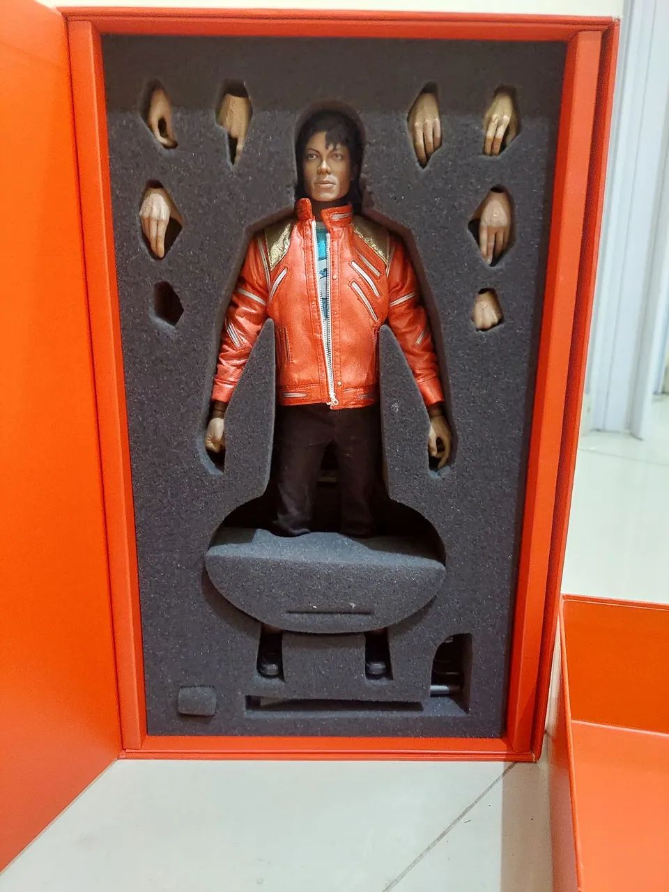 3 Bonecos Hot toys Michael Jackson! THRILLER, BEAT IT & BAD