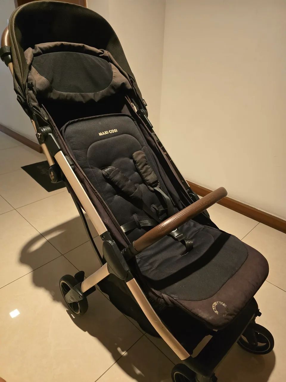 Carrinho de bebê MaxiCosi Eva 2