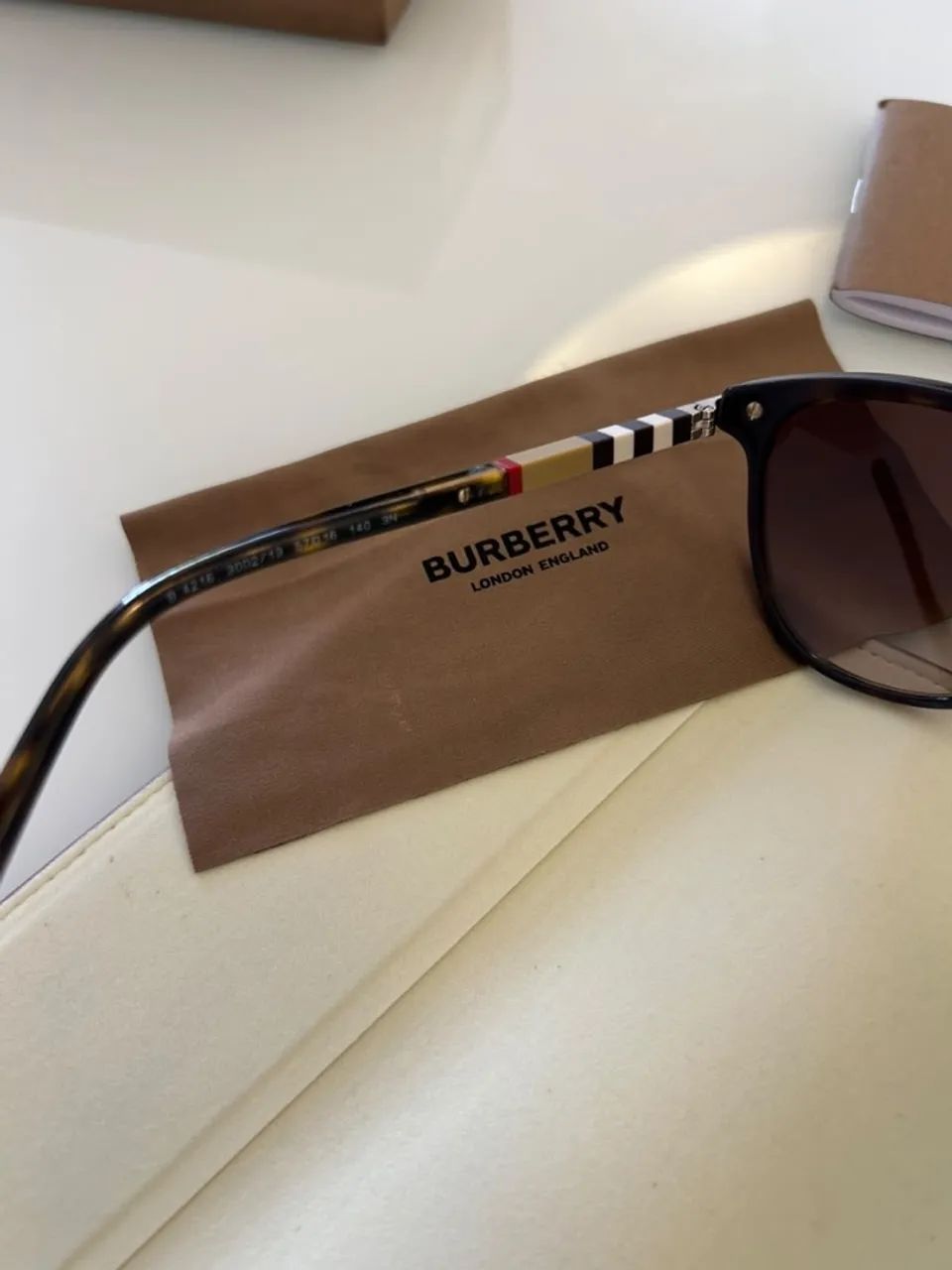 Óculos de sol Burberry original  - Foto 2