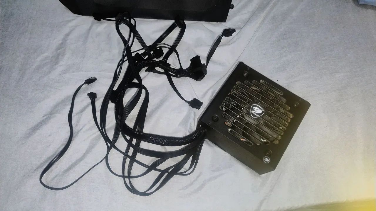 Fonte Cougar VTK 550W / Muito bem conservado  - Foto 3