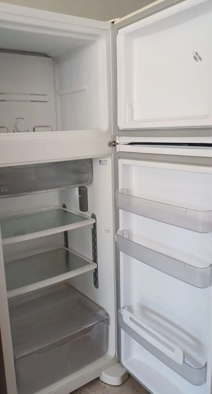 Vende-se Geladeira 